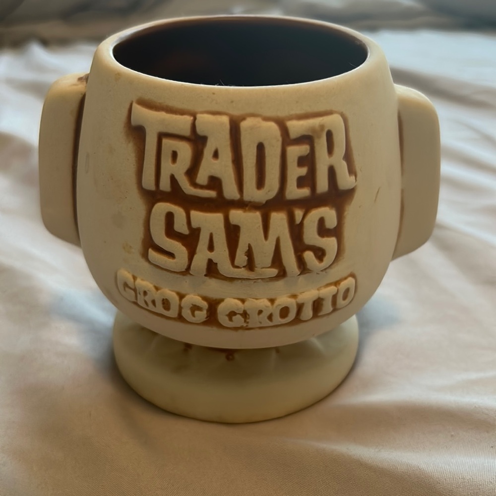 Disney Trader Sam’s Grog Grotto Cup